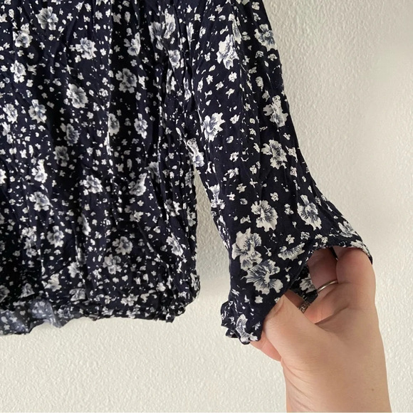 Navy Floral Long Sleeve Patterned Blouse Lightweight Size Medium Style M5569 Top - Picture 4 of 10